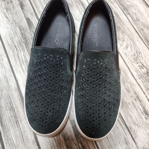 Vionic sneakers